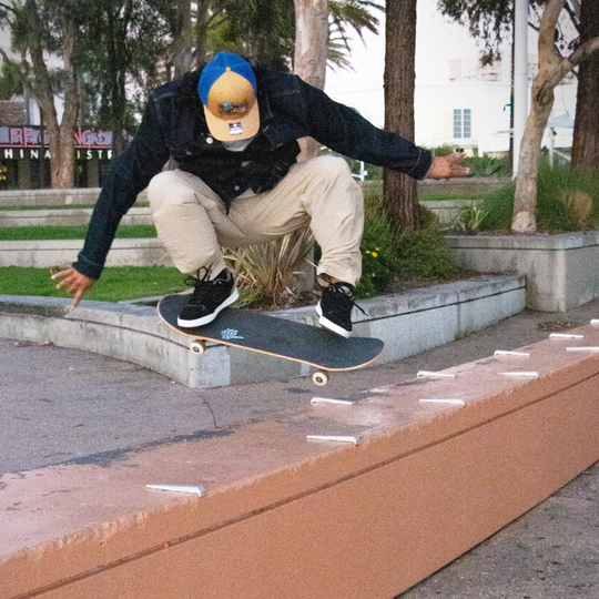 El Yucateco Kraken Hat + Free Hot Sauce Gift